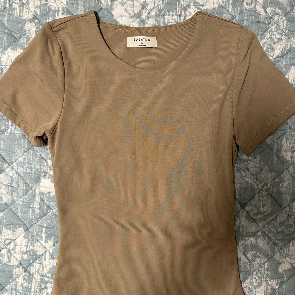 Babaton Contour Crew Shortsleeve Bodysuit - Fluent Taupe